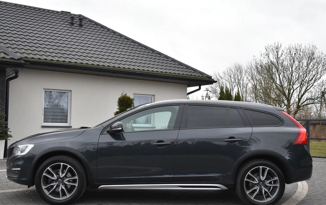 Volvo V60 Cross Country cena 79900 przebieg: 210000, rok produkcji 2017 z Prószków małe 781
